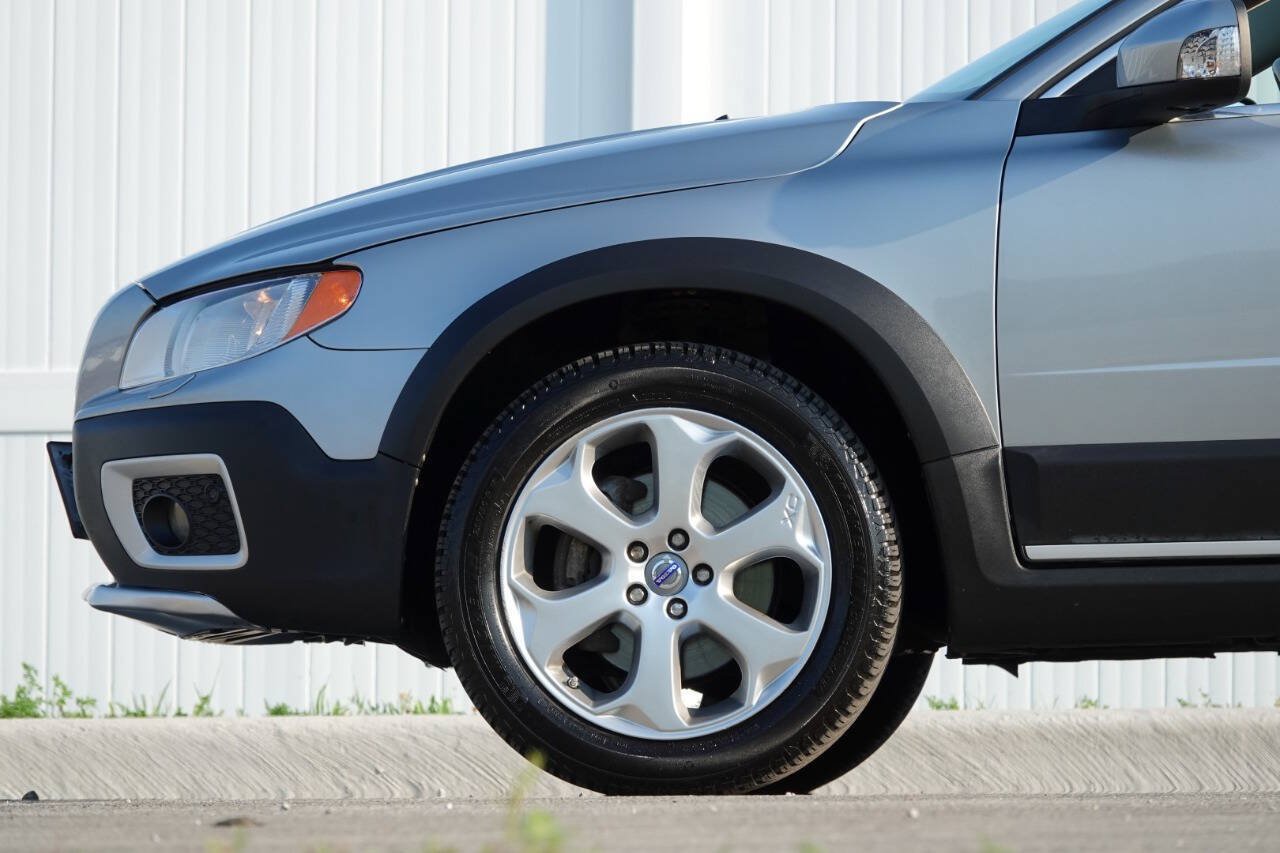 Used 2010 Volvo XC70 T6 AWD/4WD image 13