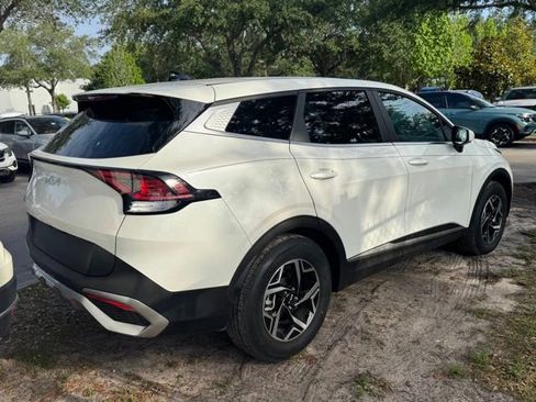 Certified 2024 Kia Sportage LX FWD image 2