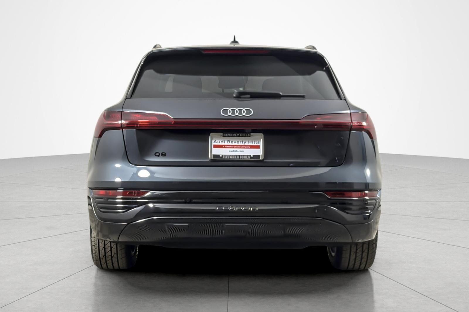 Used 2024 Audi Q8 e-tron Premium AWD/4WD image 4