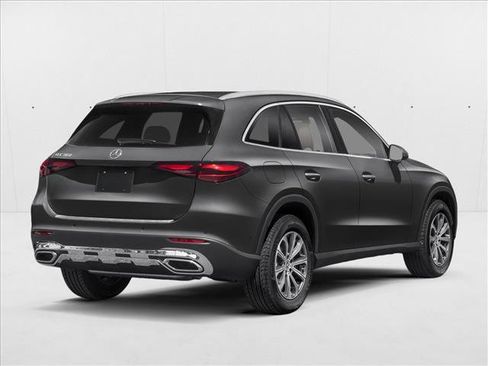 Used 2026 Mercedes-Benz GLC 300 4MATIC image 2