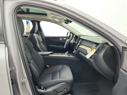 New 2026 Volvo XC60 B5 Plus w/ Climate Package image 18