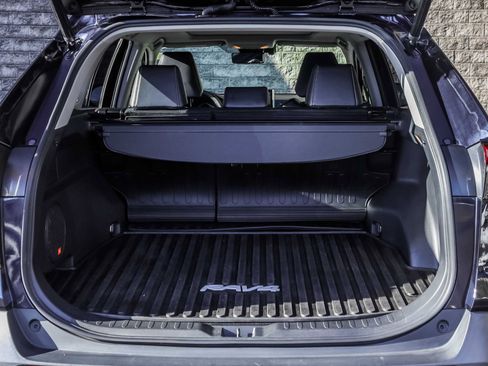 Certified 2019 Toyota RAV4 Limited image 17