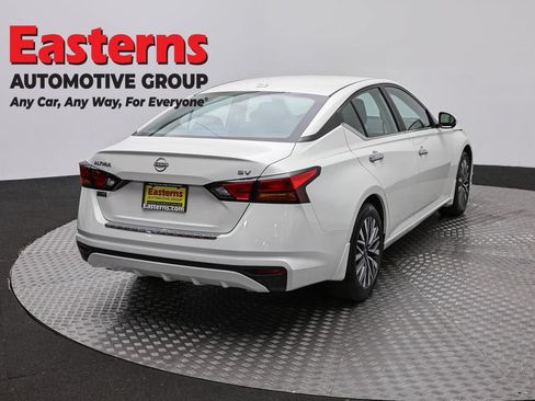 Used 2023 Nissan Altima 2.5 SV FWD image 5