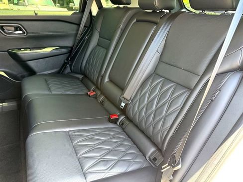 Used 2024 Nissan Rogue Platinum w/ Platinum Premium Package FWD image 23