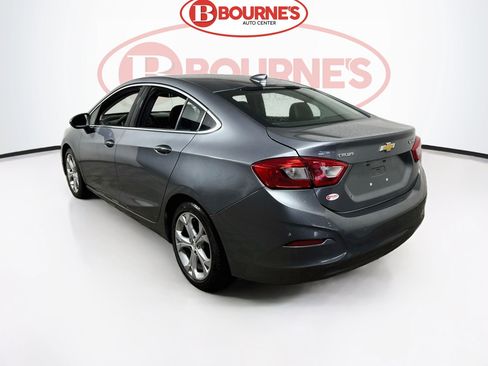 Used 2018 Chevrolet Cruze Premier w/ Enhanced Convenience Package FWD image 7