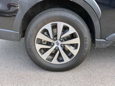 Used 2025 Subaru Outback Premium AWD/4WD image 34