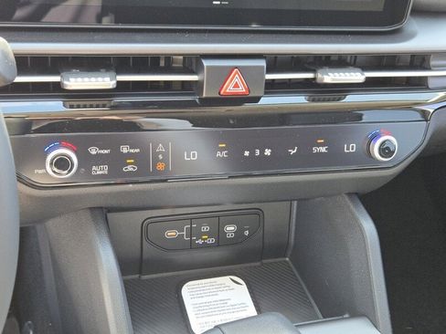 New 2026 Kia Sportage EX FWD image 13