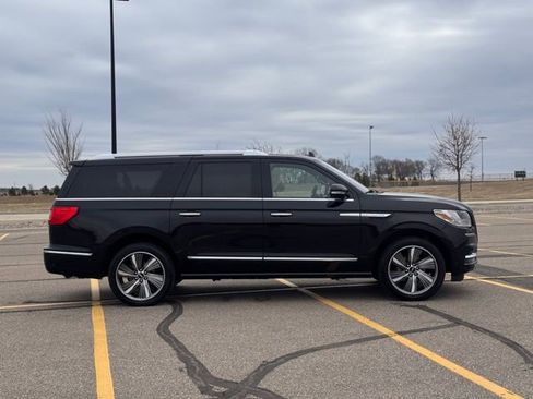Used 2019 Lincoln Navigator L Reserve image 2