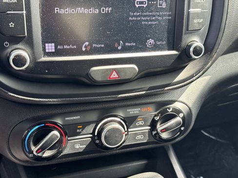 Used 2023 Kia Soul LX image 22