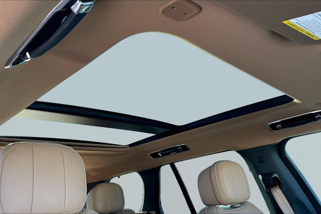 Certified 2025 Land Rover Range Rover SE AWD/4WD image 25