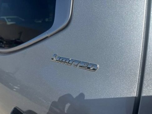 Used 2023 Toyota Tundra Limited AWD/4WD image 7