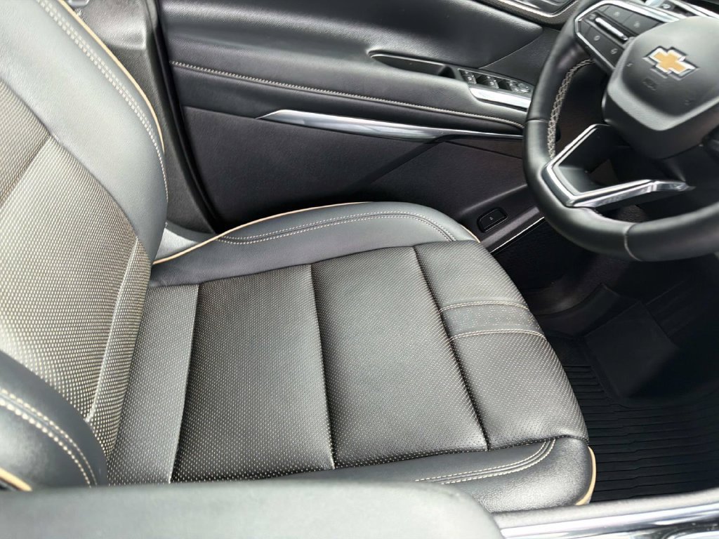 Used 2025 Chevrolet Traverse High Country w/ LPO, Floor Liner Package FWD image 15
