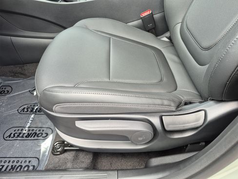 New 2027 Hyundai Santa Cruz SE FWD image 21
