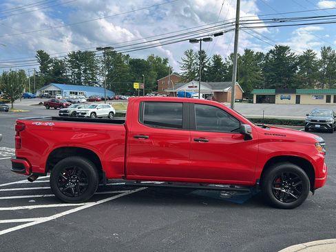 Used 2023 Chevrolet Silverado 1500 Custom w/ LPO, Dark Essentials Package AWD/4WD image 9