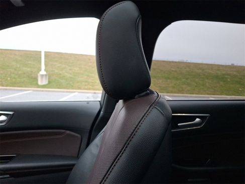 Used 2020 Ford Edge Titanium w/ Equipment Group 301A image 17