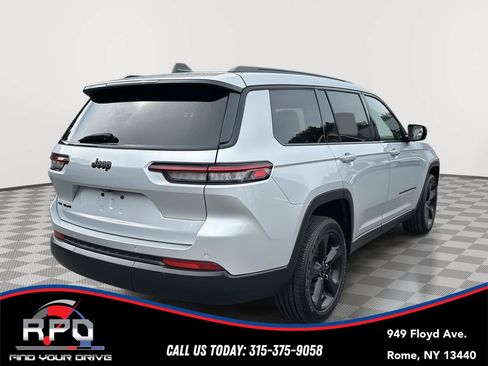 Used 2021 Jeep Grand Cherokee L Laredo AWD/4WD image 5