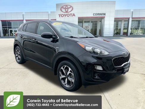 Used 2020 Kia Sportage LX image 2