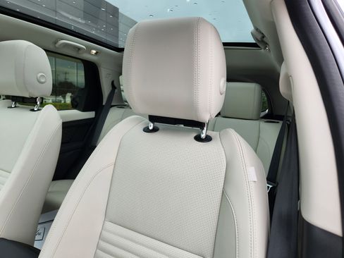 Certified 2025 Land Rover Discovery Sport S image 11