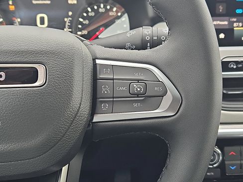 New 2026 Jeep Compass Limited image 16