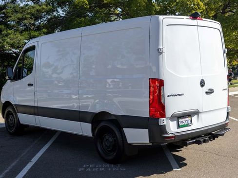 Used 2020 Mercedes-Benz Sprinter 144 Cargo image 10