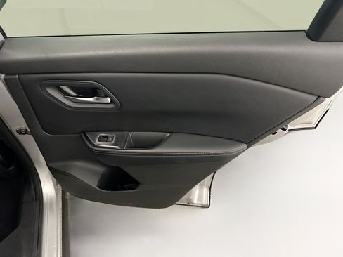 Used 2025 Nissan Rogue SV AWD/4WD image 31