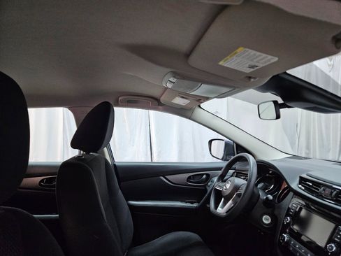 Used 2021 Nissan Rogue Sport S image 25