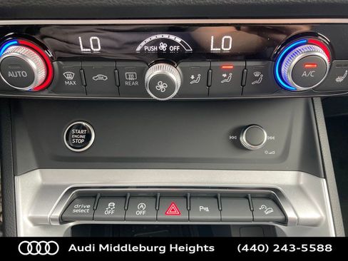 Used 2025 Audi Q3 2.0T Premium w/ Convenience Package image 40