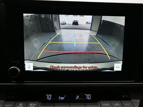 Used 2025 Toyota Camry SE w/ Convenience Package image 44