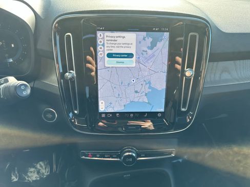 Used 2023 Volvo XC40 B5 Plus w/ Climate Package image 21