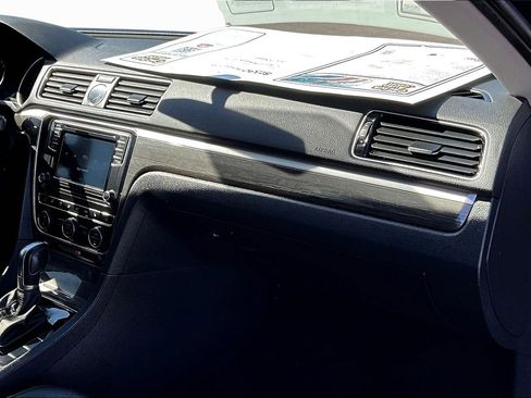 Used 2017 Volkswagen Passat 1.8T SE image 15