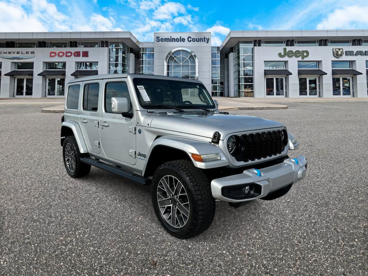 Used 2024 Jeep Wrangler High Altitude AWD/4WD image 2