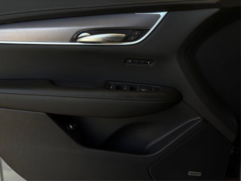 New 2025 Cadillac XT6 Luxury image 21