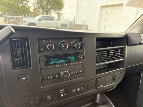 Used 2025 Chevrolet Express 3500 LT w/ LT Preferred Equipment Group RWD image 10