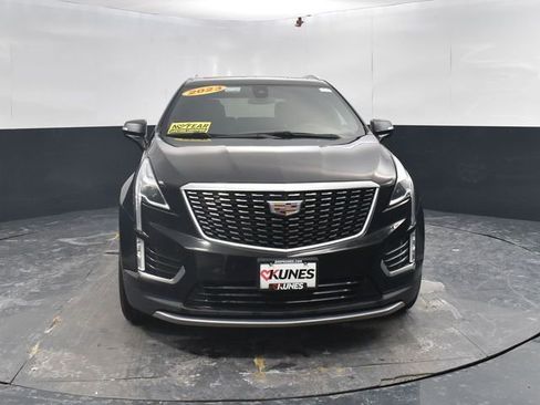 Used 2023 Cadillac XT5 Premium Luxury image 2