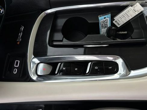 Used 2023 Buick Enclave Essence AWD/4WD image 8
