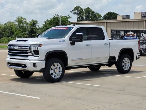 Used 2024 Chevrolet Silverado 2500 High Country w/ High Country Premium Package AWD/4WD image 4