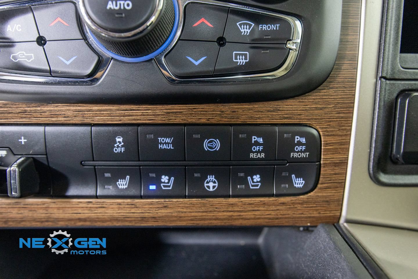 Used 2017 RAM 2500 Laramie w/ Convenience Group AWD/4WD image 21