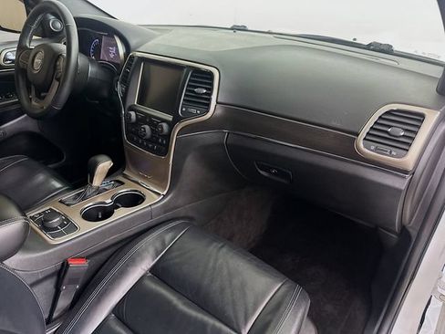 Used 2017 Jeep Grand Cherokee Limited AWD/4WD image 35