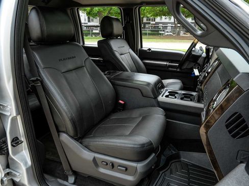 Used 2016 Ford F250 Platinum w/ FX4 Off-Road Package AWD/4WD image 36