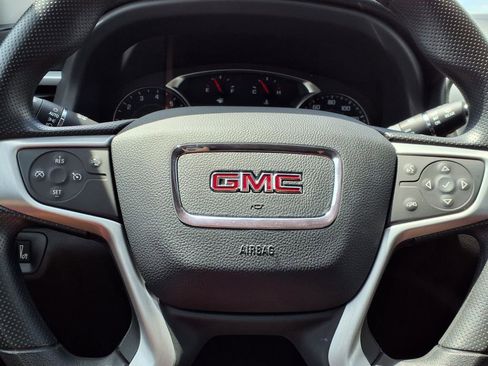 Used 2023 GMC Acadia SLE w/ Driver Convenience Package image 13