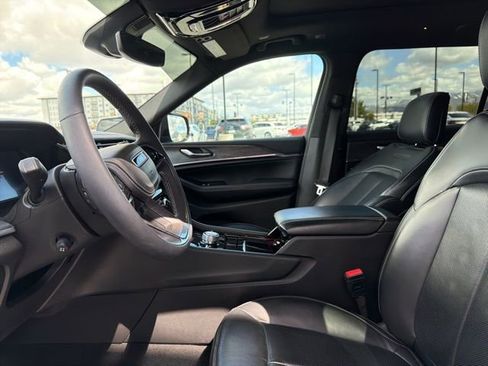 Used 2023 Jeep Grand Cherokee L Overland image 24