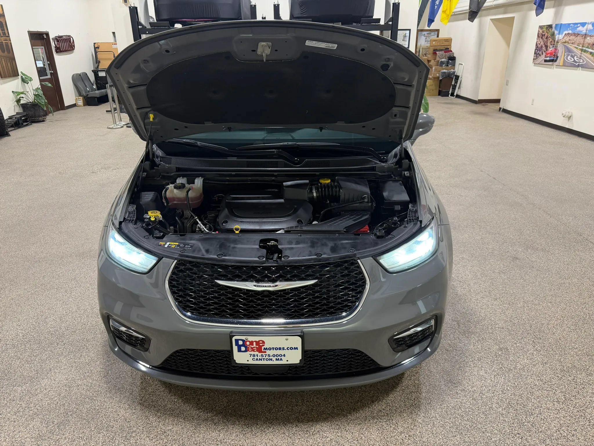 Used 2022 Chrysler Pacifica Touring-L FWD image 58