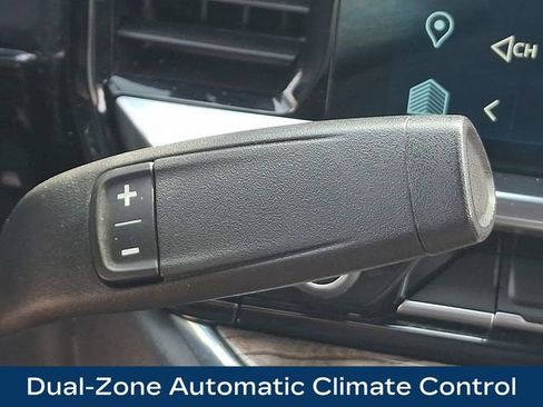 Used 2023 Chevrolet Silverado 1500 LT AWD/4WD image 9