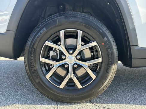 New 2025 Jeep Grand Cherokee L Limited image 17