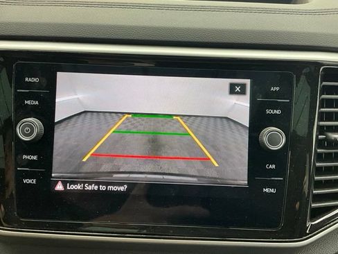 Used 2023 Volkswagen Atlas Cross Sport SE FWD image 5