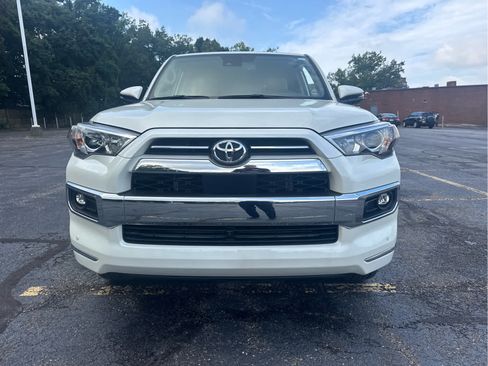 Used 2023 Toyota 4Runner Limited AWD/4WD image 4