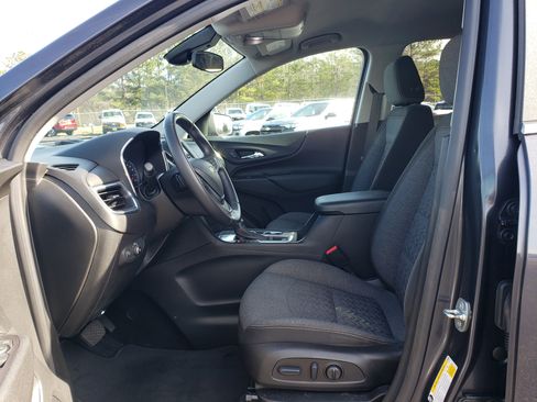 Used 2022 Chevrolet Equinox LT w/ Driver Convenience Package image 30