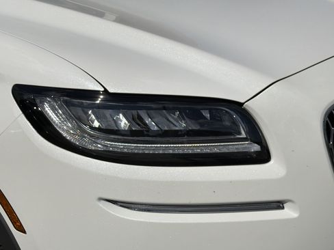 Used 2022 Lincoln Nautilus Reserve FWD image 10