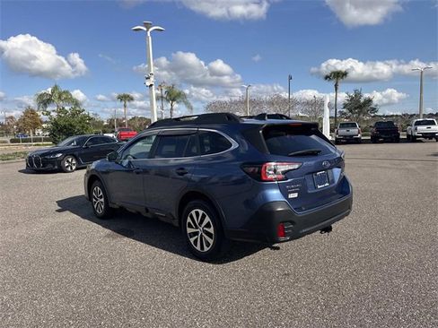 Used 2022 Subaru Outback Premium image 6