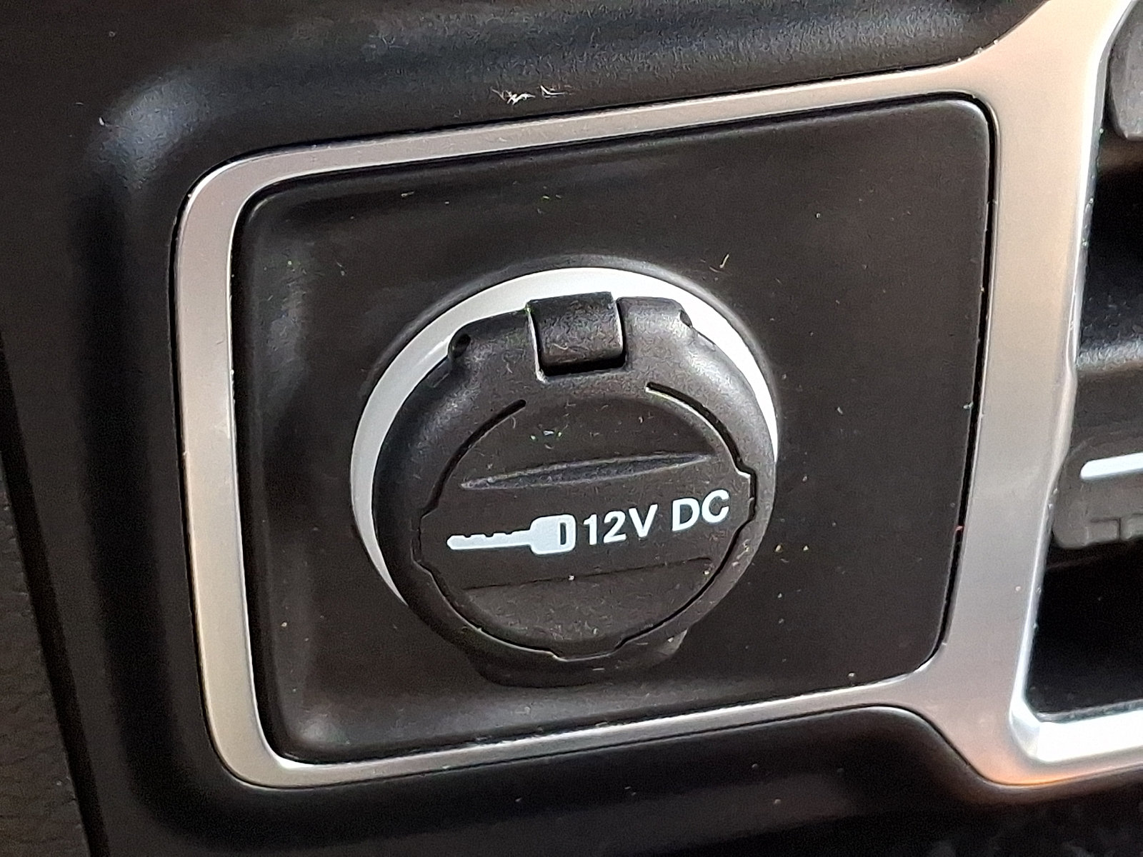 Certified 2019 Jeep Wrangler Unlimited Sahara AWD/4WD image 25